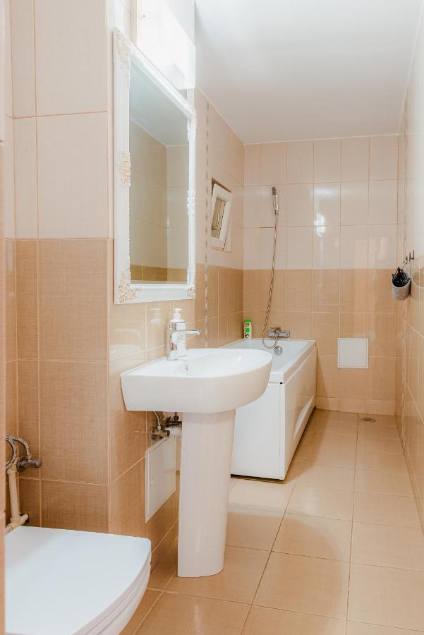Apartament 2 Camere, Decomandat, In Zona Centrala Бухарест Экстерьер фото